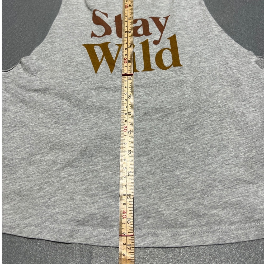Vuori Stay Wild Graphic Muscle Tank Top Heather Grey XS Cropped Racerback - Picture 5 of 7